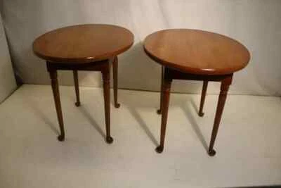 Great Pair of Queen Anne Style Solid Maple Oval Side End Tables - Image 1 of 4