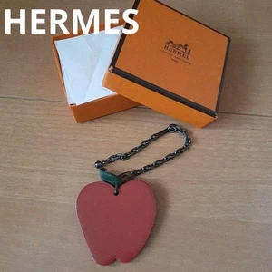 Hermes Lefruits Legumes Apple Keychain Metal Leather Green Red Silver 7.1 Inch - Photo 1 sur 2