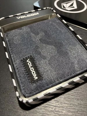 New Volcom Sport Active Designer Mens Street Logo Bi Fold Wallet Camouflage - Image 1 of 4