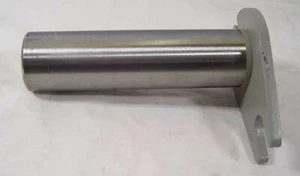 AT210275 Perno adatto per John Deere 624H PALA GOMMATA - Foto 1 di 1