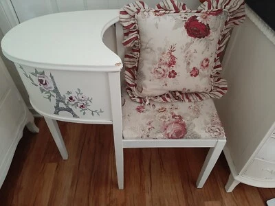 Mesa de teléfono vintage Shabby Chic pintada blanca con silla tapizada Foto 1 de 4