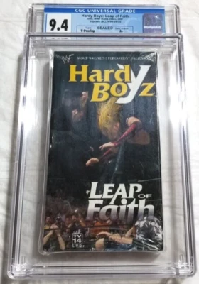 Calificado CGC 9.4 Hardy Boyz VHS Boys Matt Jeff Lita WWF Attitude Era WWE De colección Foto 1 de 4