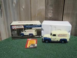 First Gear 1953 Interantional Travelall 1:25 Scale Metal Replica Diecast Truck - Picture 1 of 14