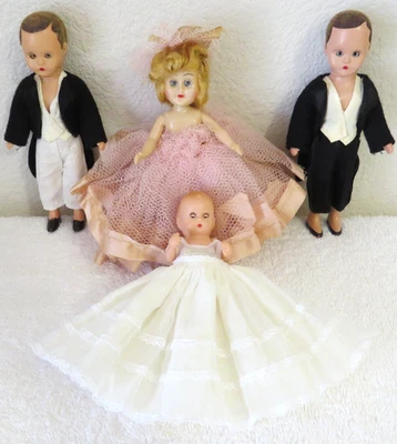 4 MUÑECAS LIBRO DE CUENTOS VINTAGE, 3 MARCADAS, 1 SIN MARCA, PLÁSTICO DURO Foto 1 de 4