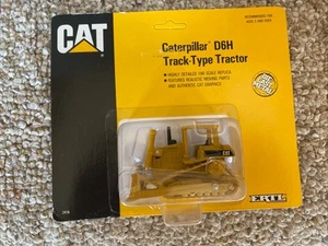 ERTL #2416  Caterpillar D6H Track-Type Tractor 1/64 Scale Replica Die Cast NIB - Bild 1 von 4