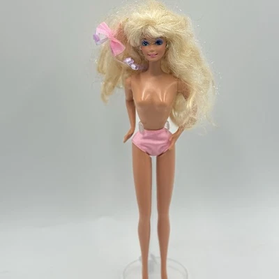 MUÑECA BARBIE FELIZ CUMPLEAÑOS 1990 pelo brillante Foto 1 de 4