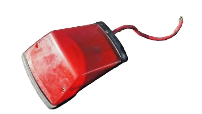 08 09 10 KAWASAKI KL 650 LUZ TRASERA LÁMPARA FRENO PARADA LENTE UTILIZABLE SIN GRIETAS Foto 1 de 4