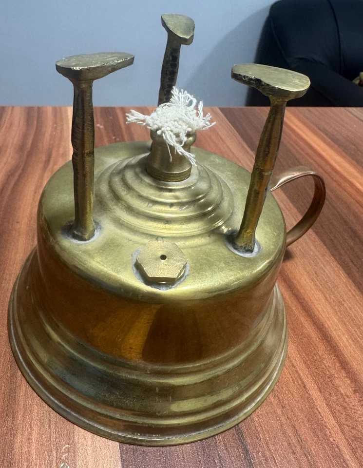 Cafetera turca egipcia hecha a mano de latón (quemador de alcohol) sin olla Foto 1 de 4