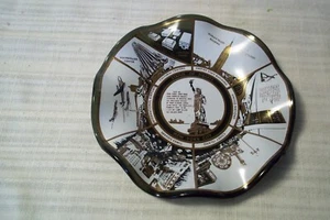 Glass Statue of Liberty SOUVENIR  Plate - GLASS - NEW YORK CITY - Picture 1 of 2