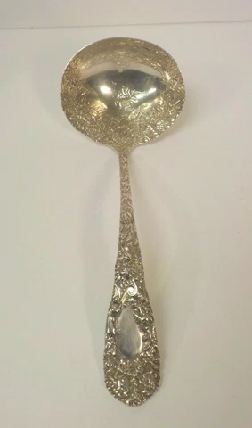 Durgin CHRYSANTHEMUM Sterling Silver 10" Soup Ladle, 270 grams Cover