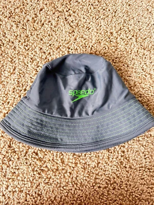 Sombrero Cubo Speedo Bebé Gris S/M UV50 Protección Solar Unisex Foto 1 de 4