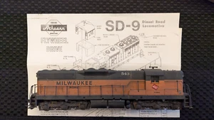 Locomotora Athearn HO EMD SD 9, Milwaukee Road #543, LN, resistencia a la intemperie - Imagen 1 de 7