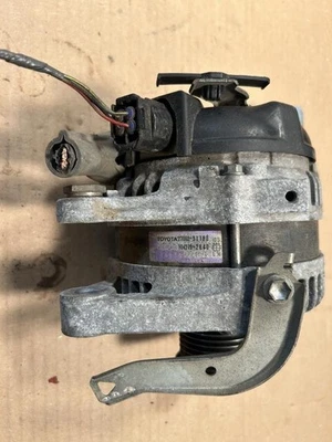 2011–2014 Toyota Tundra Alternator 4.0L 100A - Изображение 1 из 2