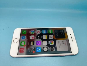 Apple iPhone 7 32GB Unlocked Smartphone - Picture 1 of 5