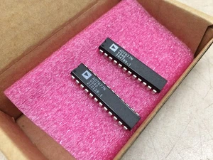 Lote de 2 Dispositivos Analógicos AD767JN 24 Pin - Imagen 1 de 3