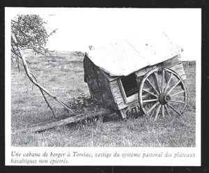 1994 -- UNE CABANE DE BERGER A TORSIAC . 3Y580 - Foto 1 di 1