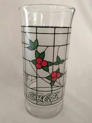 Vaso de vitral estilo Coca Cola Tiffany con borde acampanado de acebo de 6" de alto Foto 1 de 4