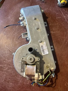Indesit Innex XWDE961680 Waschtrockner - Trockenelement Lüftereinheit 140002073 - Bild 1 von 8