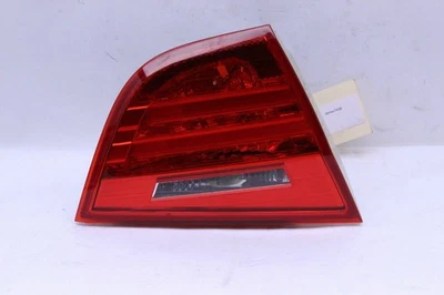 Luz trasera izquierda BMW 328i 335i M3 2009-2011 OEM usada Foto 1 de 4