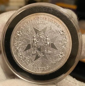 Malta 2023 ~ 0,9999 plata 5 euros ~ 1 ozx. Águila Dorada con Cápsula - Imagen 1 de 2