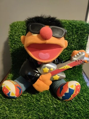 Guitarra Muñeco Peluche Ernie Sesame Street 12" Vintage Tyco Rock and Roll 1998 Probada Foto 1 de 4