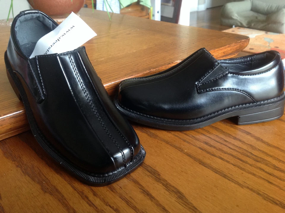 Deer Stags Boys Dress Shoes Child's 9.5  - Image 1 of 4