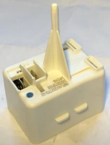 GE Refrigerator Start Relay 245d2072p008 24p21ab - Picture 1 of 13