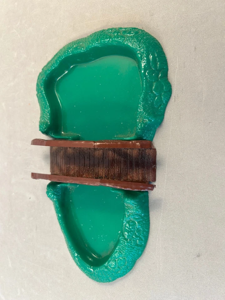 Bachmann Plasticville O/S Gauge Bridge and Pond Unit - Image 1 of 1