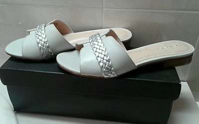 Tahari Womens Amorie White/Silver Slide Sandals Shoes 6.5M NIB - Image 1 of 4
