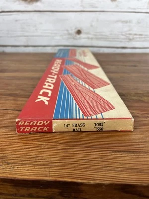 TruScale Model 1091-550 HO Gauge 14 degree Crossover wood w/ Brass Rail - Image 1 of 4