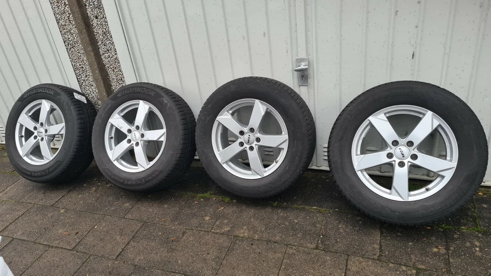 Audi Q5 Winterräder Rial Alu silber  235/65 R17 108V Hankook zwei Jahre alt  - Bild 1 von 4