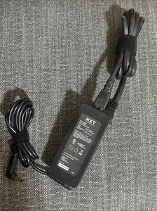 NXT Technologies Technologies 65W Univ Laptop and Ultrabook Charger open box - Picture 1 of 2
