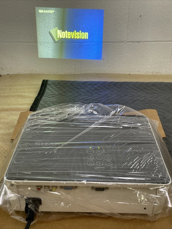 New SHARP PG-LS2000 Notevision Projector - Image 1 of 4