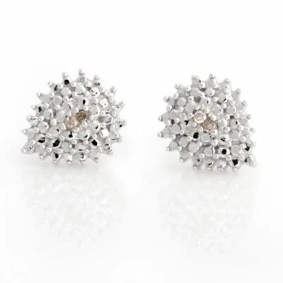 Aretes en forma de pera con detalles de diamantes naturales enchapados en oro blanco de 14 quilates de ley Foto 1 de 4