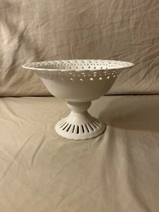 White Lattice Scalloped Pedestal Fruit Bowl 7”H X 10” W - Picture 1 of 6