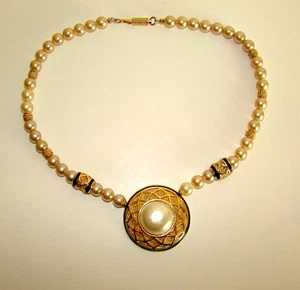 Vintage 1980's BALENCIAGA Faux Pearl Choker Necklace with Mabe Center Pendant - Picture 1 of 12