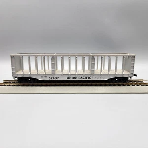 AHM HO Scale Union Pacific Pulpwood Rack Car #52437 Model Train C-6 - Picture 1 of 7