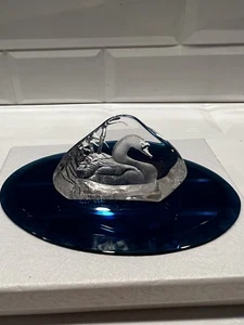 Mats Jonasson Lead Crystal Glass Etched Swan Signed Paperweight Sweden w/mirror - Picture 1 of 8