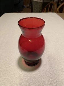 "Jarrón acampanado de vidrio rojo rubí real vintage Anchor Hocking COOLIDGE 6,5" - Imagen 1 de 6