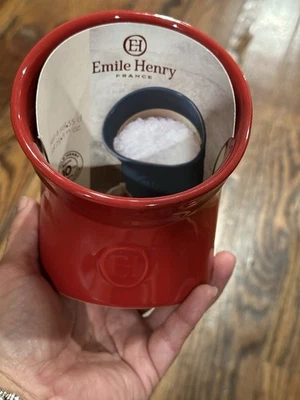 Bodega de sal Emile Henry roja hecha en Francia Foto 1 de 4