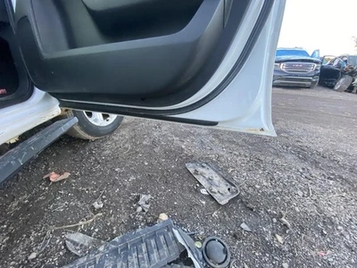 Used Front Right Door Assembly Front fits: 2014 Chevrolet Silverado 1500 pickup Foto 1 de 4