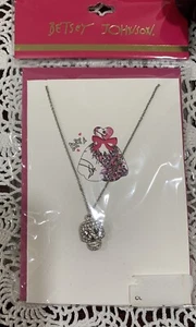 BETSEY JOHNSON WHITE CRYSTAL SKULL HEAD SILVER COLORED CHAIN PENDANT NECKLACE - Picture 1 of 4