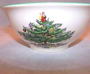 Spode Nut Bowl Christmas Tree with Green Trim Made in England 2" H x 5.5" D - Picture 1 of 7