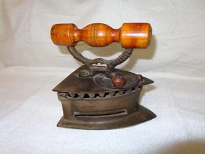 Vintage Cast Iron Coal Box Iron with Large Wooden Handle ..LOOK ! - Picture 1 of 7