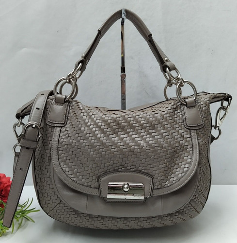 Borsa a tracolla Coach Kristin grigia in pelle intrecciata con patta chiusura zip