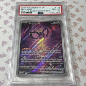 PSA 10 Pecharunt 129 Pokemon Center Stamp SVP Shrouded Fable PC ETB Promo - Bild 1 von 4