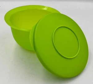 Tupperware Impressions Mini Bowl #3621 – Lime Green #3622 Seal - Picture 1 of 4