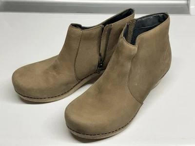 Dansko Womens Boots 39 8.5M Brown Taupe Leather Suede Ankle Booties Zip New - Image 1 of 4