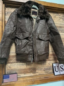 Chaqueta bomber vintage de cuero marrón para hombre con forro de piel. Talla 38 - Imagen 1 de 5