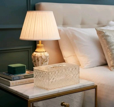 ​Cubierta de caja de pañuelos Lucite de colección corte diamante imitación cristal MCM Hollywood Glam Foto 1 de 4